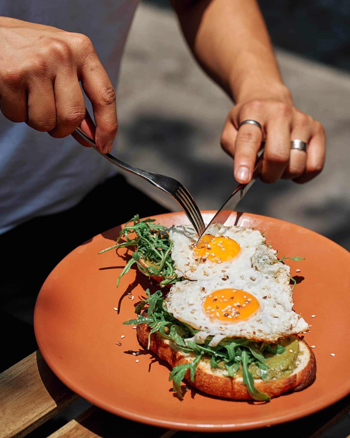 Comienza tu d&iacute;a con 🍳🍳
#coffeeshop #coffee #coffeetime  #romanorte #cafecurado #mexicano #mexican #stayhome #cafeteria #cdmx #romanorte #gibraltar #huevo #avocadotoast