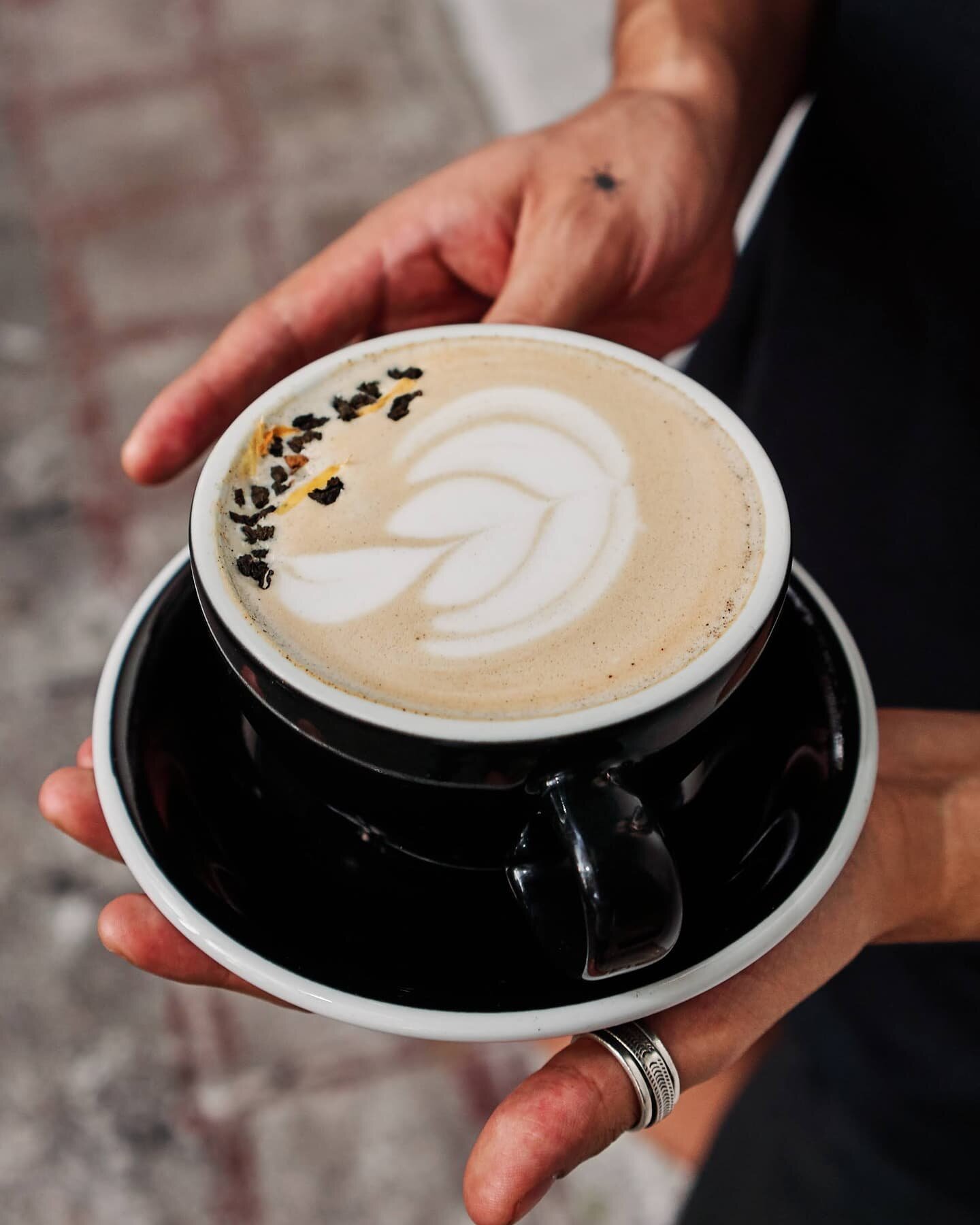 E = mc&sup2;
(Energy = my chai&sup2;) 
Encuentra nuestro men&uacute; en 
www.curado.cafe/comida
#coffeeshop #coffee #coffeetime #cafe #consumelocalmx #romanorte #cafecurado #mexicano #mexican #stayhome #ciudaddemexico #cdmx #romanorte #gibraltar #c